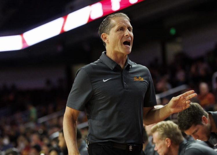 New-look USC overcomes rough start in season-opening win over Cal Poly