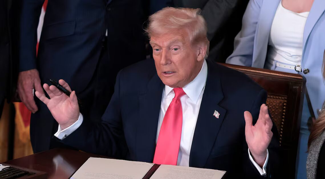 White House Staff Had to Kill Trump’s Physically Impossible Oval Office Change