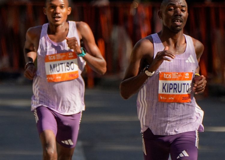 Obiri sets women’s NYC Marathon course record, Kipruto wins men’s race in photo finish