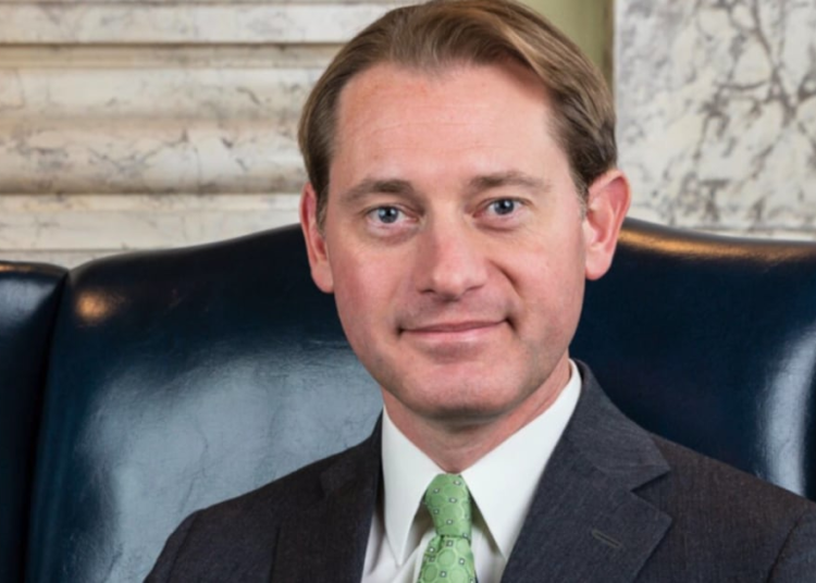 Official Tells Angry Constituents They Can’t Vote in Other State’s Elections