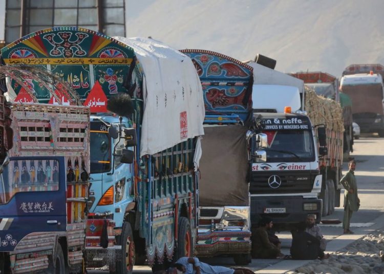 Pakistan partially reopens Torkham border crossing to allow Afghan refugees to leave