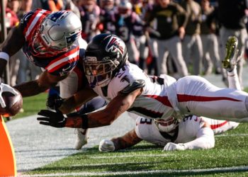 Patriots hang on to beat Falcons 24-23 after late extra point miss by Atlanta