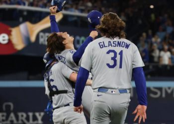 Plaschke: Back to back! Dodgers nab dynasty-defining victory over Blue Jays in World Series Game 7