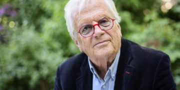 Putin’s award for German conductor sparks fury in Berlin