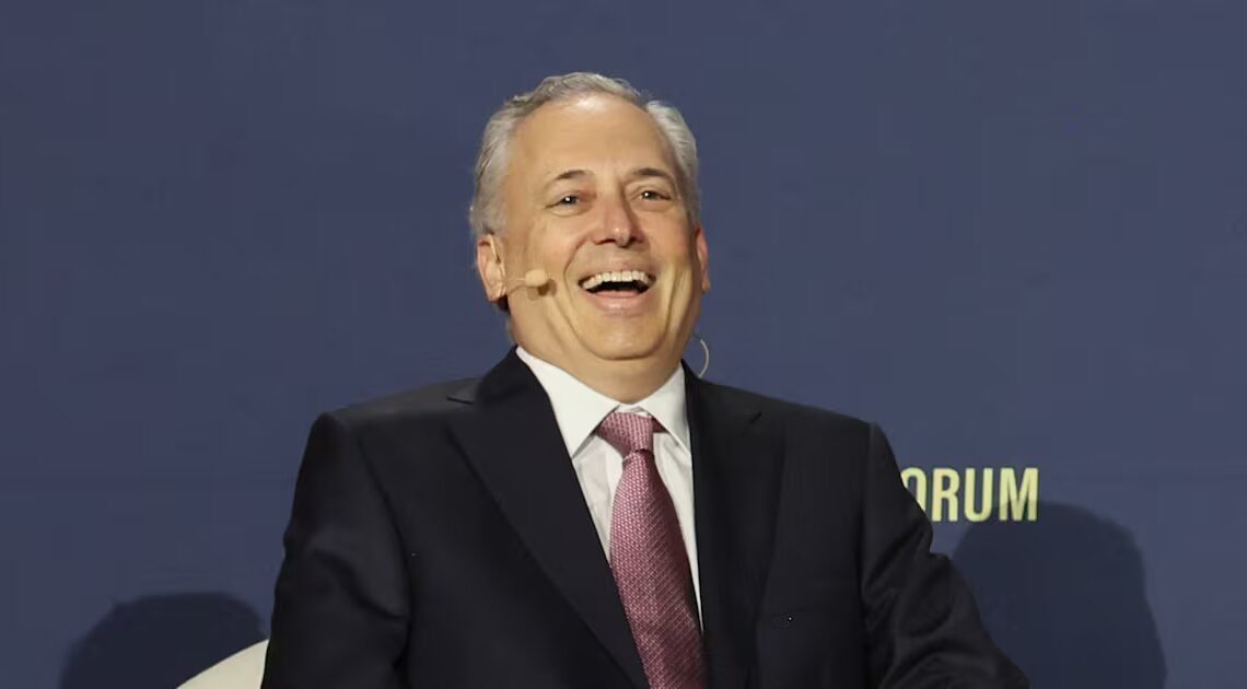 Trump’s Top Tech Goon Uses White House Gig to Promote His Podcast