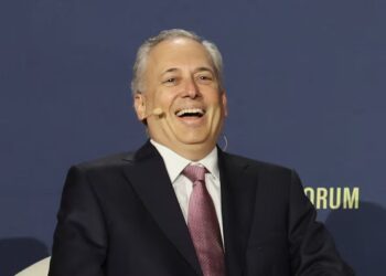 Trump’s Top Tech Goon Uses White House Gig to Promote His Podcast