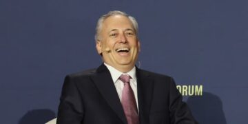 Trump’s Top Tech Goon Uses White House Gig to Promote His Podcast