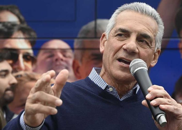 Republican candidate narrows the gap in NJ governor race with the help of key Dem endorsements