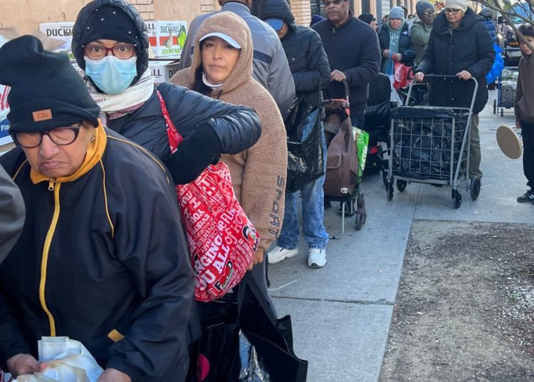 SNAP benefits cut off during shutdown, driving long lines at food pantries