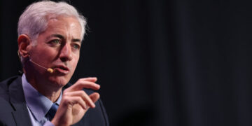 Trouble Dating? Bill Ackman Is Here to Help.