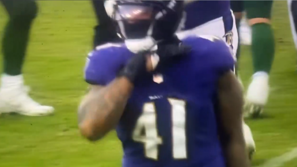 Dre'Mont Jones fine ravens jets