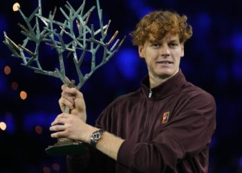 Sinner reclaims No. 1 ranking after beating Auger-Aliassime in Paris Masters final