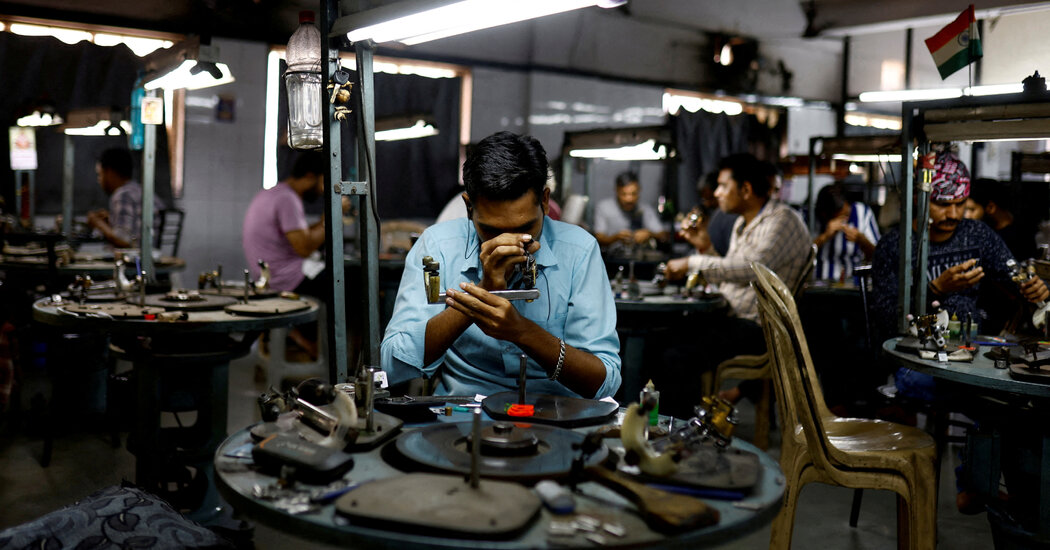 Small Businesses Gear Up for Tariff Fight at Supreme Court