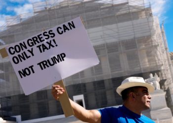 Supreme Court justices sound skeptical of Trump’s tariffs