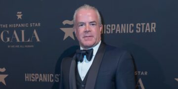 Miss Universe Boss Wants Out as Scandals Engulf Pageant