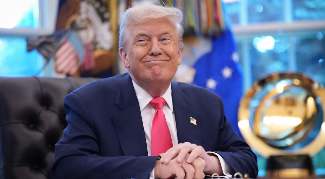 Trump Stiffs Thousands of Air Traffic Controllers With Shutdown Bonus Snub