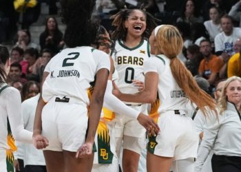 Taliah Scott scores 24 points to help Baylor beat Duke 58-52 in women’s college basketball in Paris