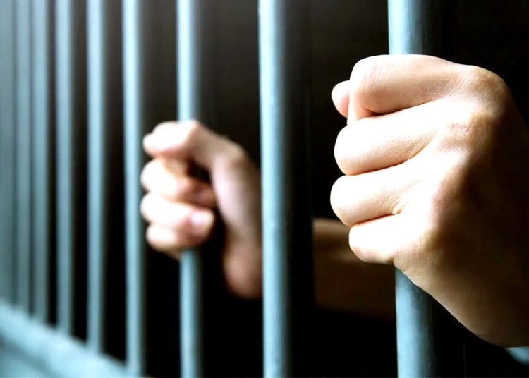 Texas voters approve requiring judges to deny bail for certain violent felony charges