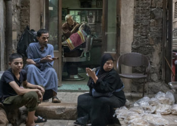 The Economic Crisis in Egypt Raises Another Dilemma: Tipping