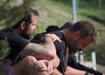 The Gripping Story Behind Netflix’s In Waves and War