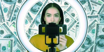 The Most Out-Of-Touch Life Advice From the Wealthy Women Taking Over RichTok