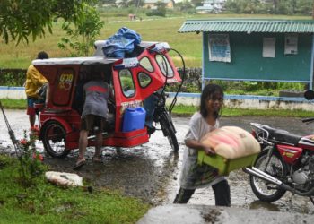 Thousands evacuated as Typhoon Kalmaegi approaches the Philippines