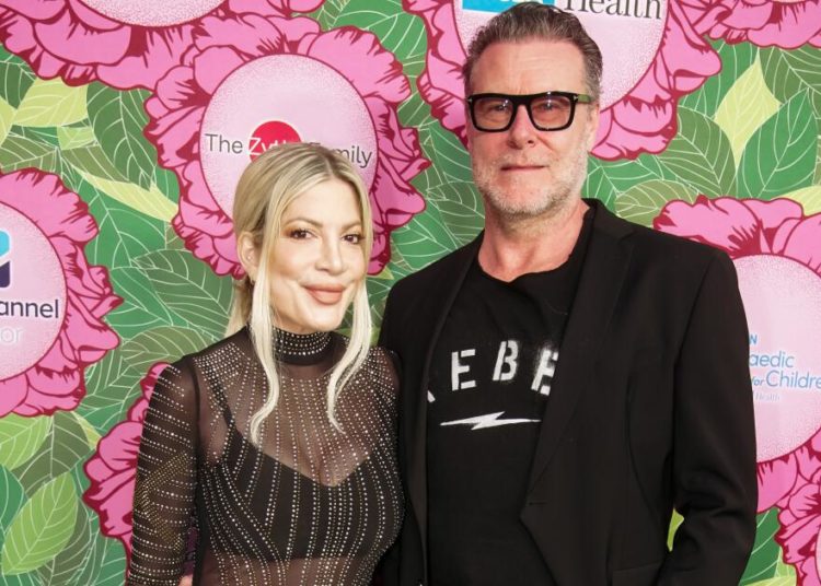 Tori Spelling settles divorce with Dean McDermott, requests spousal and child support