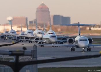 Trump administration orders 10% flights cut amid shutdown