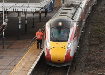 UK: Man charged with attempted murder over train stabbings