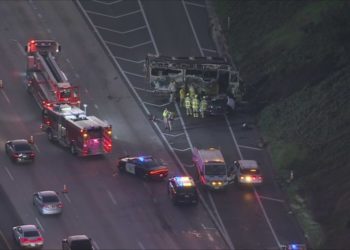 Uber driver killed after crashing into food truck on 10 Freeway in Mid-City