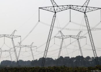Ukraine: Russia targets energy grid, thousands without power