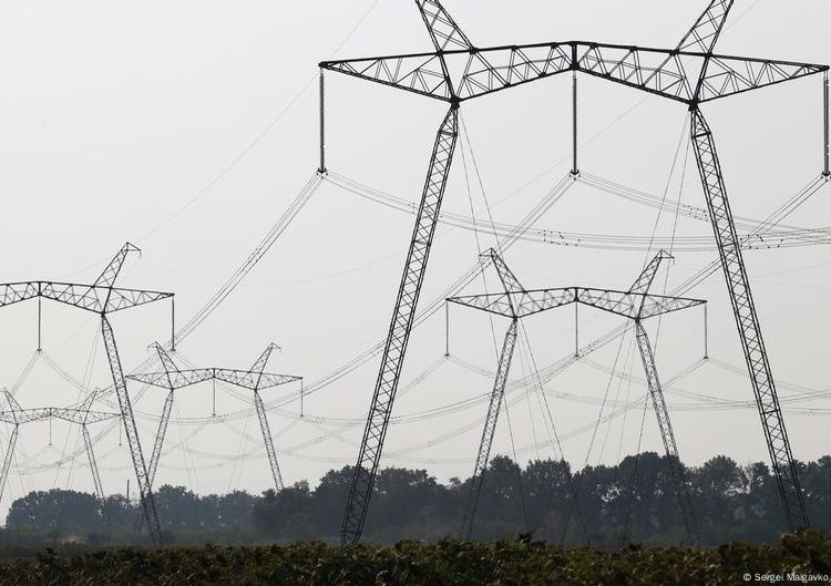 Ukraine: Russia targets energy grid, thousands without power