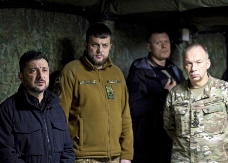 Ukraine deploys special forces as Russia advances