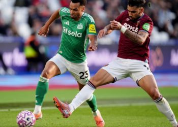 West Ham rallies to beat Newcastle for first home win in eight months