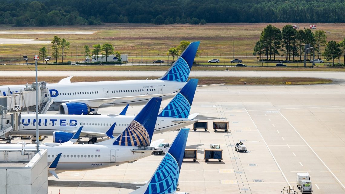 What travelers should expect at airports as FAA cuts flights across the country