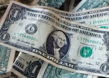 Why Index Funds and ETFs Are Good for Retirees