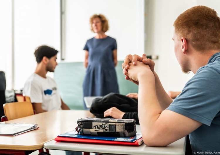 Will German schools train students for war and disasters?