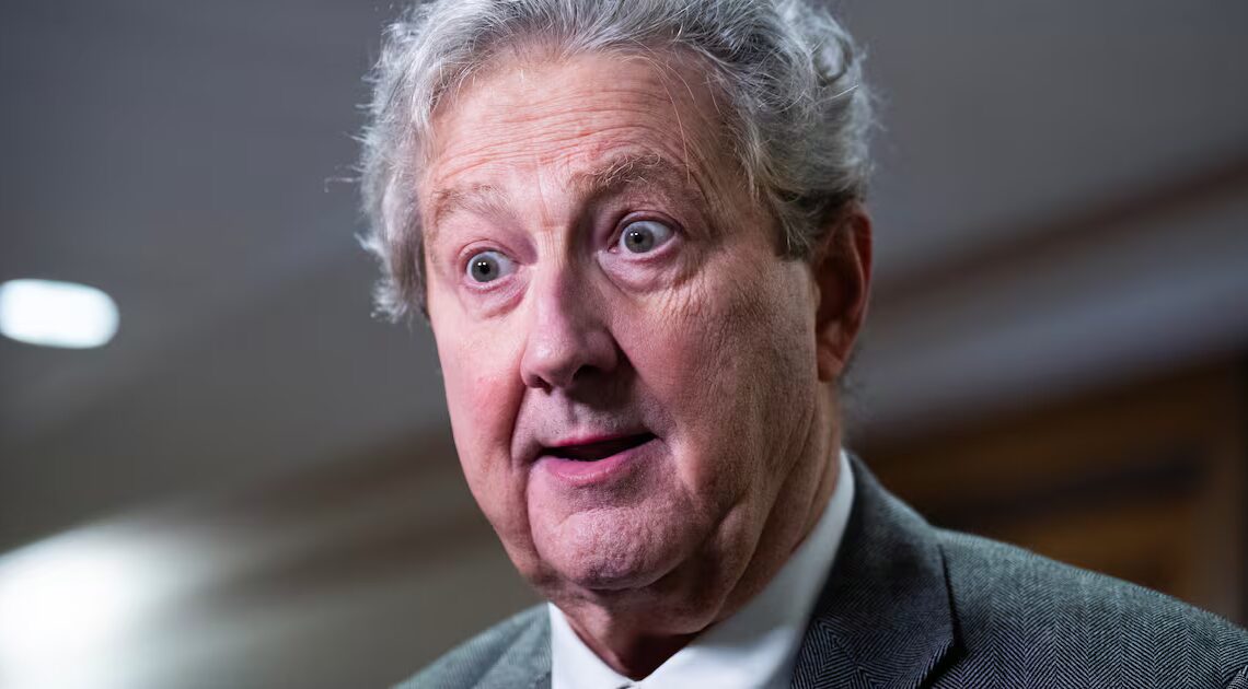 MAGA Senator Fears ‘Sombrero’ Treatment From Trump for Wanting Epstein Files Released