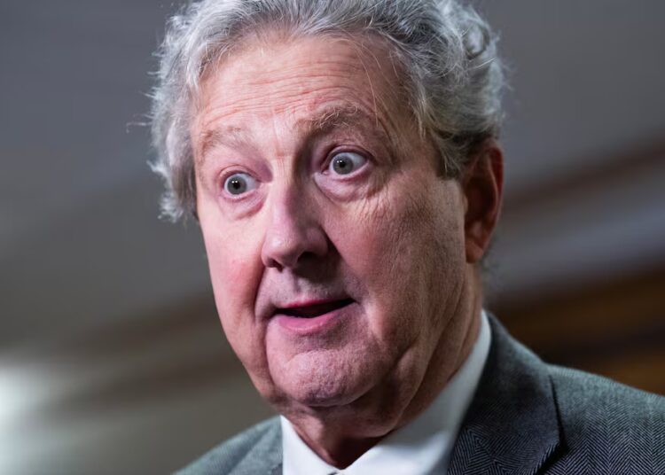 MAGA Senator Fears ‘Sombrero’ Treatment From Trump for Wanting Epstein Files Released