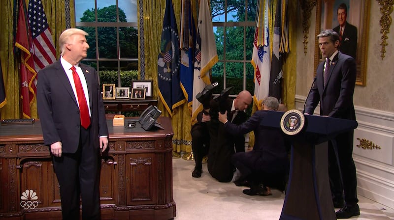 Saturday Night Live, Trump not reacting to fainting man across room.
