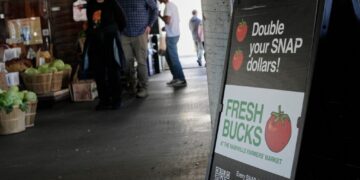 USDA’s SNAP guidance unlawfully cuts legal immigrant groups, lawsuit says