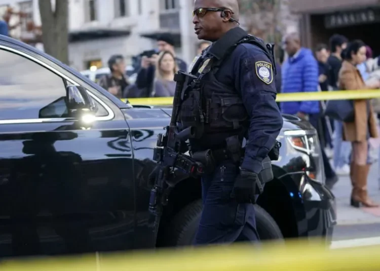 Video shows chaos after 2 National Guard troops shot near White House