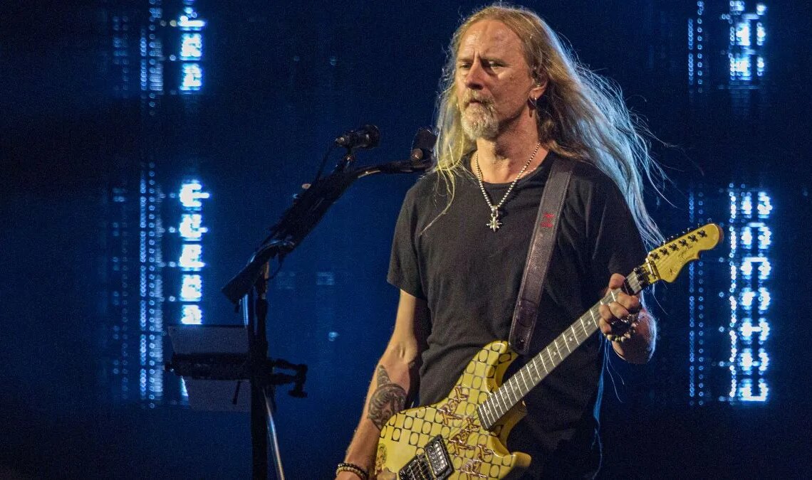 As Jerry Cantrell Approaches the End of a Musical Chapter, He Tells Us What Is (And Isn’t) on the Horizon, Football Included
