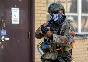 Scooter-riding US veteran describes chasing ICE agents in campaign to smash morale