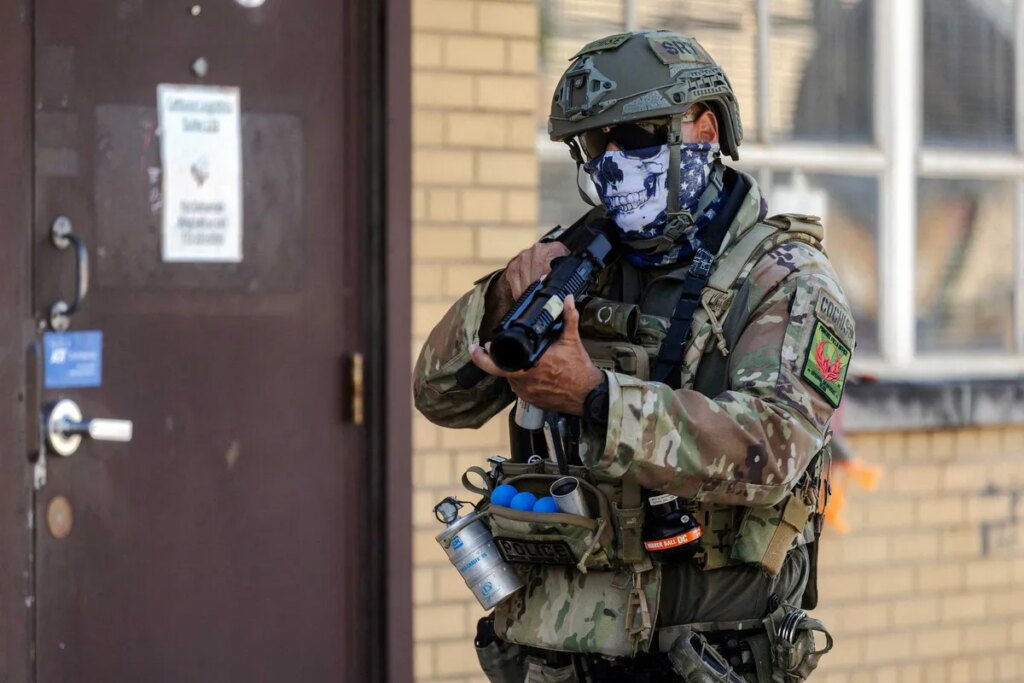 Scooter-riding US veteran describes chasing ICE agents in campaign to smash morale