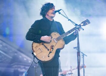 WATCH: Jack White and Eminem Just Served up a Tasty Thanksgiving Halftime Show at Packers-Lions Game