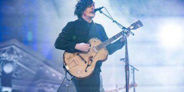 WATCH: Jack White and Eminem Just Served up a Tasty Thanksgiving Halftime Show at Packers-Lions Game