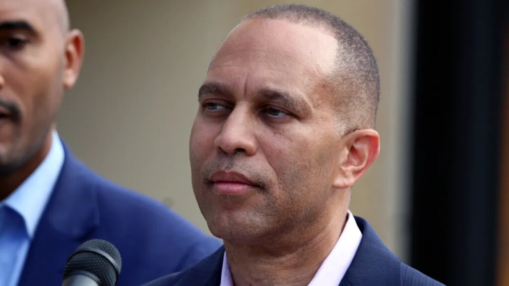 ‘That’s absolutely ridiculous!’ Tensions flare between Hakeem Jeffries and CNBC anchor