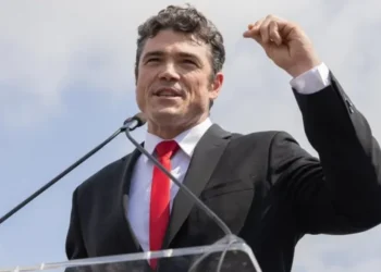 Top Trump official uncorks call to ’round up’ migrants