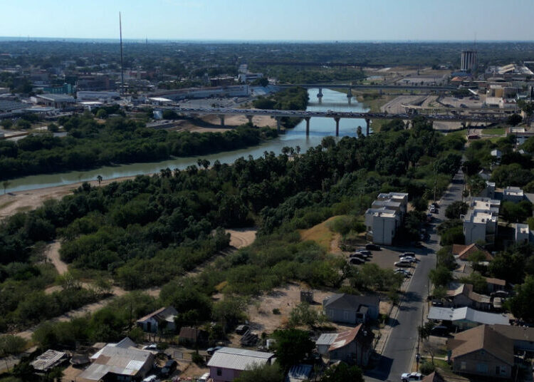 Trump’s All-but-Forgotten Border Wall Reaches an Angry Laredo, Texas